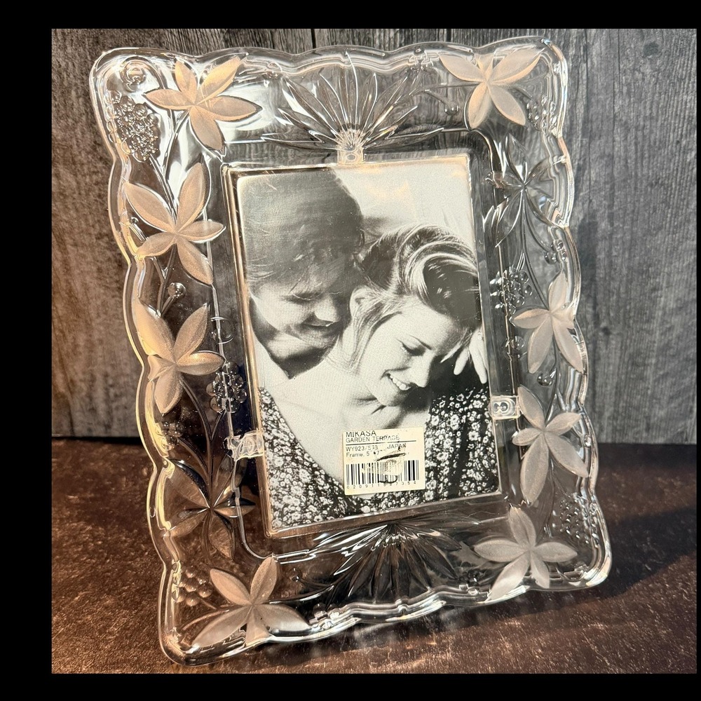 Mikasa Garden Terrace Lead Crystal Frame 5x7 Floral Picture Frame 1990s Vintage